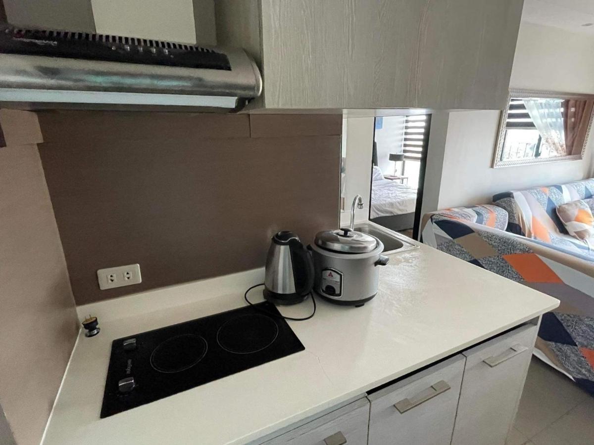 2 Bedroom Portovita Tower 12-A Манила Екстериор снимка