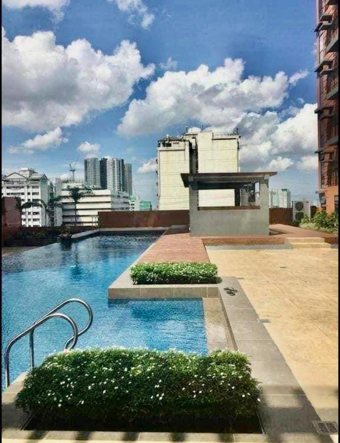 2 Bedroom Portovita Tower 12-A Манила Екстериор снимка