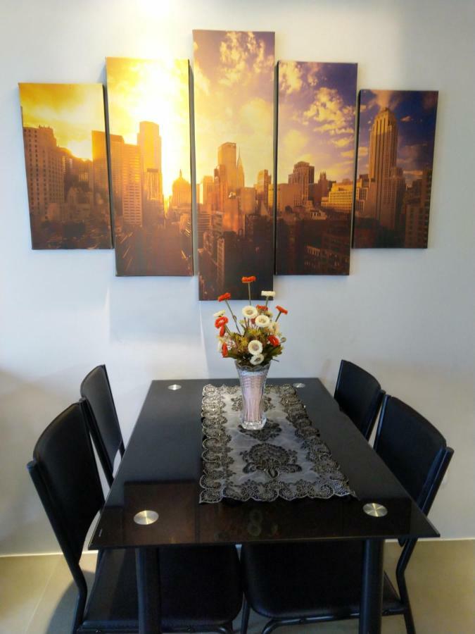 2 Bedroom Portovita Tower 12-A Манила Екстериор снимка