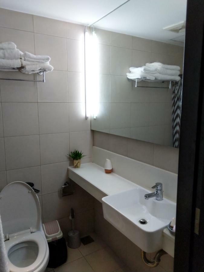 2 Bedroom Portovita Tower 12-A Манила Екстериор снимка